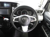 各操作スイッチなどもハンドルから手を放すことなく操作可能で安全運転に支援いたします!