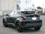 明るく広々、落ち着いた店内では、中古車のご検討・ご購入のほか、携帯電話(au)の購入等、様々なご相談に幅広く応えていきます♪