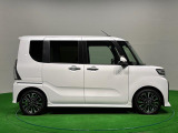ドアは約90度に開くので荷物も積み込みやすく、乗り降りもしやすい♪ ロングドライブも快適に過ごせる工夫がいっぱいです♪♪