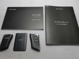 取説・メンテナンスノート・スマートキー・カードキーの4点セットです。