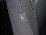 【サイドエアバッグ】側面からの衝突時、サイド・エアバッグが一瞬で展開し、胸部と臀部を保護します。サイド・エアバッグはフロントシートの外側側面に取付けられております。