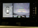 パノラミックビューモニター付きです。車両を上から見たような映像をディスプレイオーディオ画面に表示。運転席からの目視だけでは見にくい、車両周辺の状況をリアルタイムでしっかり確認できます。