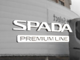 ★SPADA PREMIUM LINEエンブレム★大人の余裕と風格漂う、専用プラチナクローム仕上げ。上質で大人の余裕を感じさせます。