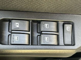 毎日全国の仕入れ先から厳選した車を仕入れております!プロの査定士の検査を受けた車を仕入れ、入庫後も社員が1台1台を走行チェックや状態確認・装備確認などを入念に行います。