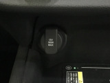 アクセサリーソケットを装備。車内アクセサリーの電源として便利です。