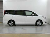 この度は、当社の展示車をご覧いただきまして、誠に有難うございます。自信をもってお勧めできる車となりますので、ごゆっくりご覧頂きたいと思います。
