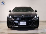 BMW代表的な特徴のキドニーグリル。BMWのすべてのモデルに採用され、BMWらしさを強調しております。