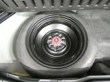 【応急用タイヤ】応急用タイヤが付属します。こちらもしっかりと点検してお渡しいたします。