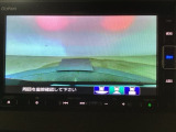 【バックカメラ】運転が苦手な方も車庫入れラクラクです!ギアをリバースに入れれば自動的に切り換わりますので、面倒な操作は不要です♪狭い駐車場もお車を傷つけず安心ですね!