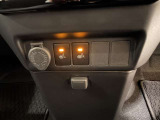ドライビング時、お好みで様々な調整ができます!冬の寒い朝も安心!運転席助手席シートヒーター!
