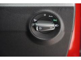 【ライトスイッチ】VW車は、手探りでも手袋したままでも操作しやすいこのスイッチ形状を引継いできました。まさに「合理的」!