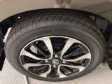 純正アルミホイールです。足元が引き立つので、車全体のイメージがアップしますよ!
