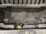 デッキボードの下には、大容量の収納ができる深底ラゲージアンダーボックス
