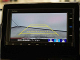 バックカメラ搭載です!車庫入れが苦手な人はもちろん、車両感覚に自信がある人にもお勧めです!見えない箇所が見えるようになるので、低い障害物や隠れてしまっている子供の存在等にも気付く事が出来ます。