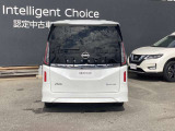 プライバシ-ガラスが装備されています。外を見るときは気にならずに、後方車両から車内が見えにくい設計です。
