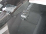【ドライブレコーダー】万が一の事故の際は事故の衝撃に合わせて動画を記録してくれます。