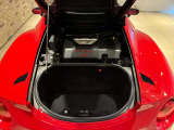 リア収納部とエンジンルーム。荷物の積み方や使えるスペースを現車でご確認ください。