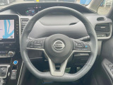 【純正革巻きステアリング】上質な革を使用することで、手にしっかり馴染みとても運転しやすいハンドルです♪
