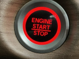 ワンプッシュでエンジンのスタート、ストップが出来て便利です。