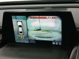 駐車が苦手な方でも安心のバックガイドモニター搭載。 後方の映像をクリアに表示し、ガイドラインで車庫入れや縦列駐車をしっかりサポート。毎日の運転がぐっとラクになります。