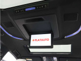 【電動後席モニター】JBLサウンド専用!電動開閉後席フリップダウンモニターです。5.1chサウンド対応、17スピーカーの専用音響システムとなり、人気の装備になります。