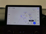 ディスプレイオーディオ搭載 ナビとしての機能はもちろん、お手持ちのスマホと連携しスマホ内の音楽を聴いたり、メッセージの受信等色々な事が出来ます
