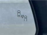 車線変更時の後方確認をアシストしてくれるブラインドスポットモニター!ドアミラーの死角を検知してくれるから車線変更もスムーズです。