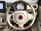 【純正革巻きステアリング】上質な革を使用することで、手にしっかり馴染みとても運転しやすいハンドルです♪