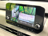 【マルチアラウンドモニター】専用のカメラにより、上から見下ろしたような視点で360度クルマの周囲を確認することができます☆死角部分も確認しやすく、狭い場所での切り返しや駐車もスムーズに行えます。