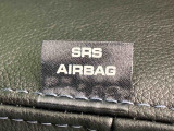 車両側方からの衝撃を緩和するSRSサイドエアバッグ(運転席/助手席)に加えて,SRSカーテンシールドエアバックも標準装備