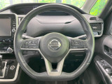 【純正革巻きステアリング】上質な革を使用することで、手にしっかり馴染みとても運転しやすいハンドルです♪