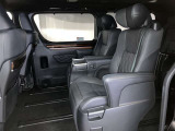 ゆとりある広々とした車内空間は、ドライブを始め買い物やレジャーなど、幅広く活躍します。一人でもみんなとでもお出かけを楽しみましょう!