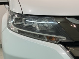 LEDヘッドライトは、点灯の瞬間から最大光量を発揮し、突然暗くなるトンネルなどでの安定感を高めます。