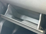 グローブボックスはとっても大きくて使いやすいですよ!他にも収納が充実しているので小物もスッキリ収まりますよ!