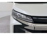 LEDランプ車 白く照らされるのが特徴です。明るいだけでなく、周囲からの認知されやすく歩行者や死角にいる方へアピール効果、安全性が飛躍的に向上します!