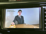 停車中に車内でテレビ映像を視聴でき、待ち時間などを過ごす際にも活用できます。画面上に映像が表示され、車内でのひとときを過ごす選択肢が広がります。