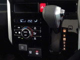 電動パーキングブレーキ・ブレーキホールドを装備してます。ホールド機能は信号待ちが多い一般道で疲労軽減になり、大好評です!