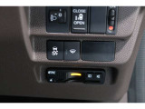 VSA装備=ブレーキ時の車輪ロックを防ぐABS、加速時などの車輪空転を防ぐ トラクションコントロールシステムに旋回時の横すべり抑制の3つの機能を トータルにコントロールします。