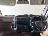 背の高い方でも頭がラクに通せ、シートも無理のない姿勢で乗り降りしやすい高さです。