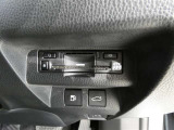 高速道路を賢く使うETC2.0装備です。高速道路とクルマが情報を連携して渋滞の迂回ルートや災害時の適切な誘導をしてくれたりします。