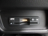 ETC付。高速道路の料金所はキャッシュレスで通過です。サービスエリア等にあるスマートインターの出入りも利用可能でとっても便利。ご納車後すぐにお使い頂けるようセットアップしてのお渡しとなります。
