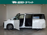 両側パワースライドドア付きだから、狭い駐車スペースなどでの 乗り降りラクラク!小さなお子さまのいるご家庭には嬉しい装備。