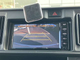 バックガイドモニターで、後方を確認しながら安心して駐車することができます。運転初心者も熟練者も必須の機能ですよ!