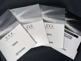 メンテナンスノート、取扱説明書です。 その車の整備記録が事細やかに記録されています。 車が生まれてから今までどのような道を歩んできたのか判るとても重要な物ですよ。