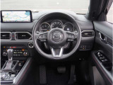 【運転席】最適なドライビングポジションでドライブをお楽しみください。