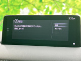 画面上で接続確認を行えるオーディオシステムを装備。表示が見やすく、スマートフォンとの連携状況も確認しやすいため、日々の移動に便利にお使いいただけます。