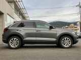 VWならではのサイドシルエット。伸びやかさを表現した印象的なサイドのプレスラインが目を惹きます♪