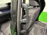 それぞれの身長や手の大きさに合った高さと太さを実現した大型乗降用アシストグリップ