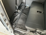 しっかりと汚れ、砂ぼこりを落とし足元まで清潔な車内空間を作り上げております♪