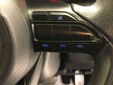 【ステアリングスイッチ】右です。ハンドルから手を離さず、運転に集中したまま手元でマルチインフォメーションディスプレイ内の表示切替などができます。